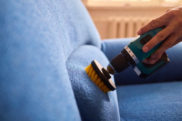 Jak wyczyścić skórzaną sofę bez ryzyka uszkodzeń?