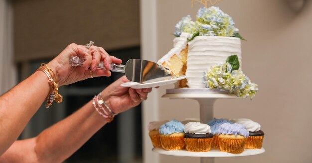 Od czego zależy, ile kosztuje tort weselny?