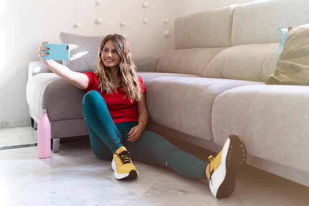 Czym czyścić narożnik, żeby nie uszkodzić tkaniny?