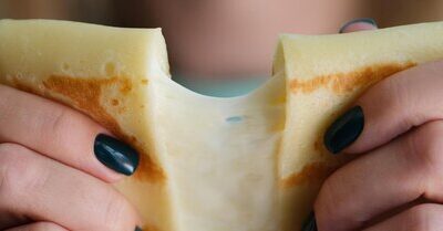 Czym usunąć plamy po wymiocinach z tapicerki domowej?