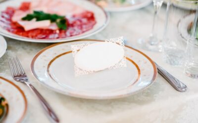 Ile zapłacisz za talerzyk na wesele?