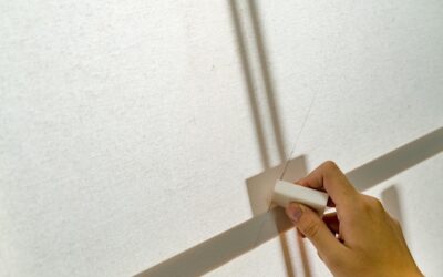 Jak pomalować korek ścienny, by uzyskać ciekawy efekt?