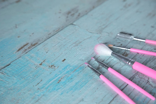 Jakie pędzelki do zdobień paznokci wybrać?