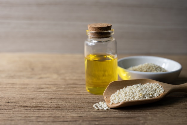 Olej sezamowy jak stosować w kuchni i pielęgnacji?