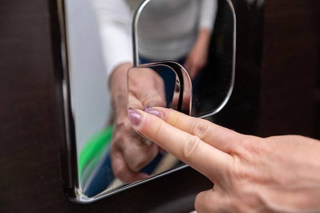 Jak zrobic paznokcie lustro w domowych warunkach?