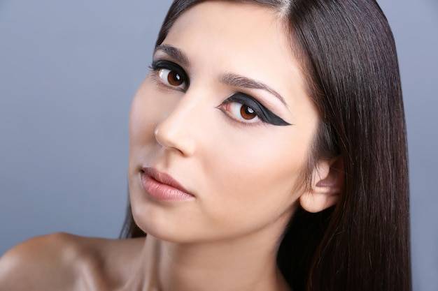 Jak zrobić kocie oko krok po kroku w domowych warunkach?