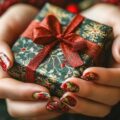 Jak zrobić świąteczne paznokcie i cieszyć się wyjątkowym manicure?