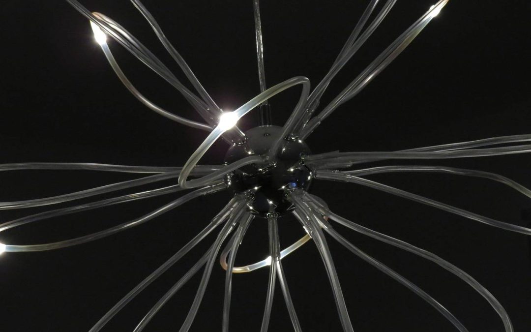 Lampa do hybrydy LED czy UV co wybrać do domowego manicure?