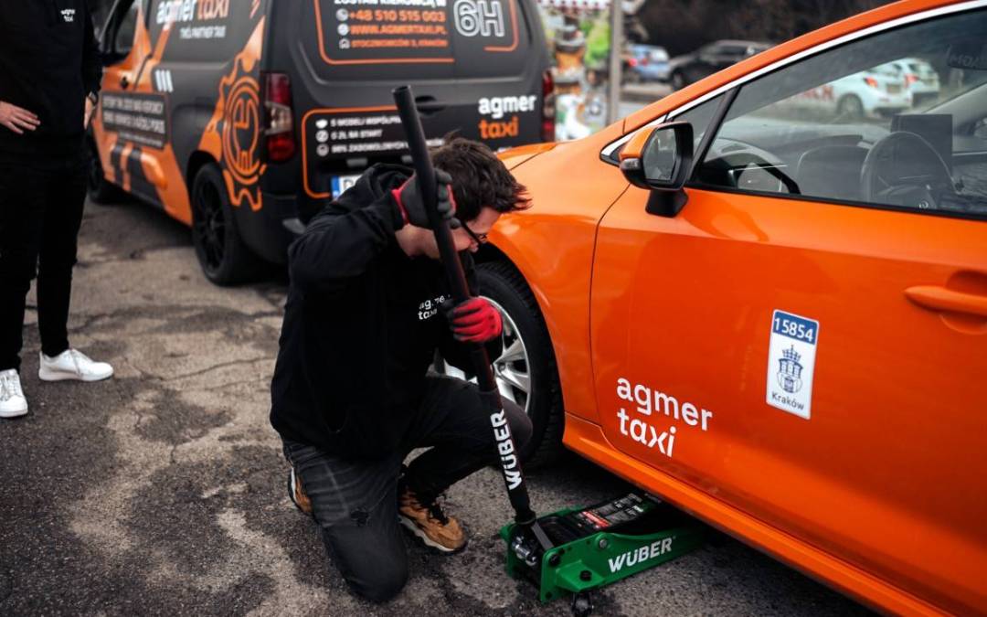 Praca taxi w Krakowie. Ile można zarobić i jak zacząć współpracę z flotą?